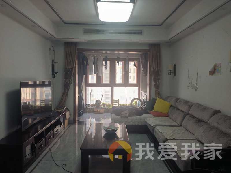 世茂大观北苑 南北通透，采光好 装修好，环镜优美 中间楼层