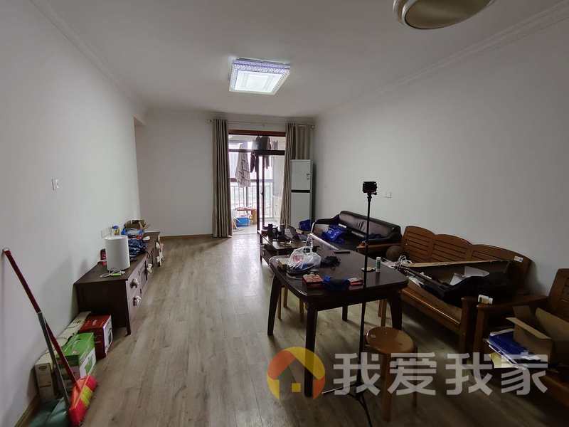 南昌我爱我家银亿上尚城三期 南北通透，采光好 装修好，环镜优美 中间楼层