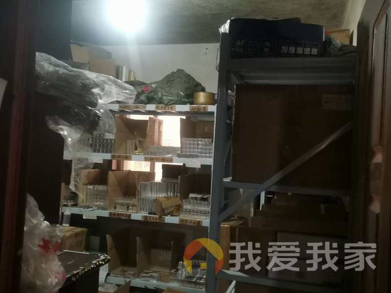 洪城路218号江拖宿舍 南北通透，采光好 装修好，环镜优美 近地铁 周边匹套完善，，出行方便