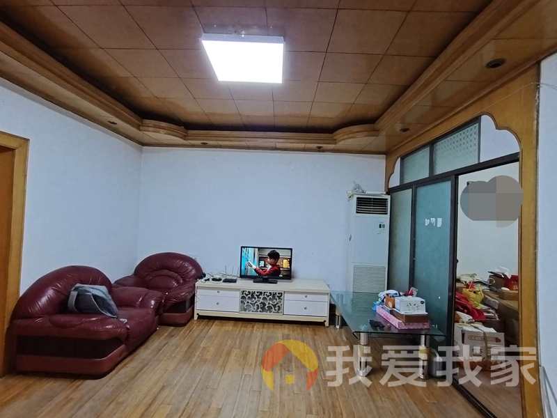金盘路57号工商银行宿舍 南北通透，采光好 装修好，环镜优美 近地铁 中间楼层