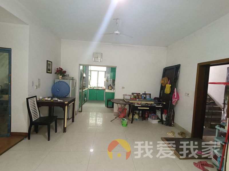 南昌我爱我家莲塘 南北通透，采光好 装修好，环镜优美 中间楼层