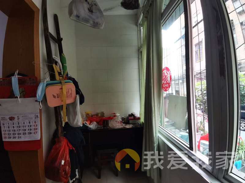 南昌我爱我家师大南路31号副食品公司宿舍 南北通透，采光好 近地铁 视野好，诚心出售