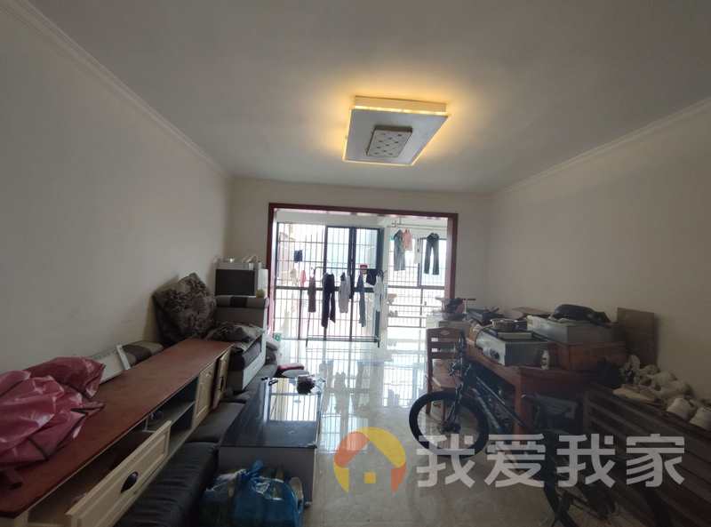 南昌我爱我家平安象湖风情 南北通透，采光好 装修好，环镜优美 中间楼层