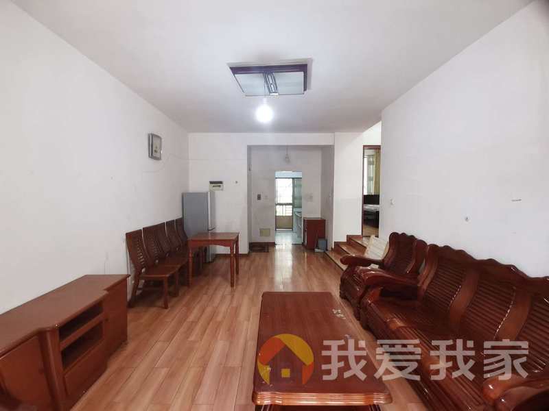 南昌我爱我家世纪风情三期四号地块 南北通透，采光好 装修好，环镜优美 近地铁 视野好，诚心出售