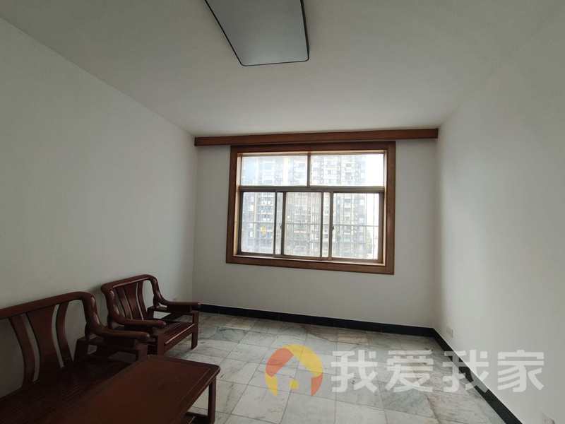 青山湖供电公司宿舍 南北通透，采光好 装修好，环镜优美 近地铁 视野好，诚心出售