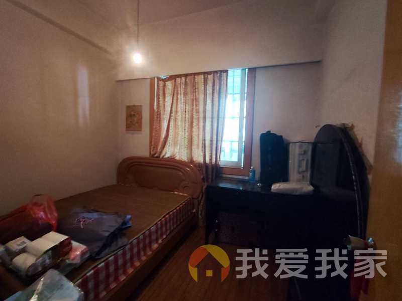 中山路104号交通支队宿舍 南北通透，采光好 装修好，环镜优美 视野好，诚心出售