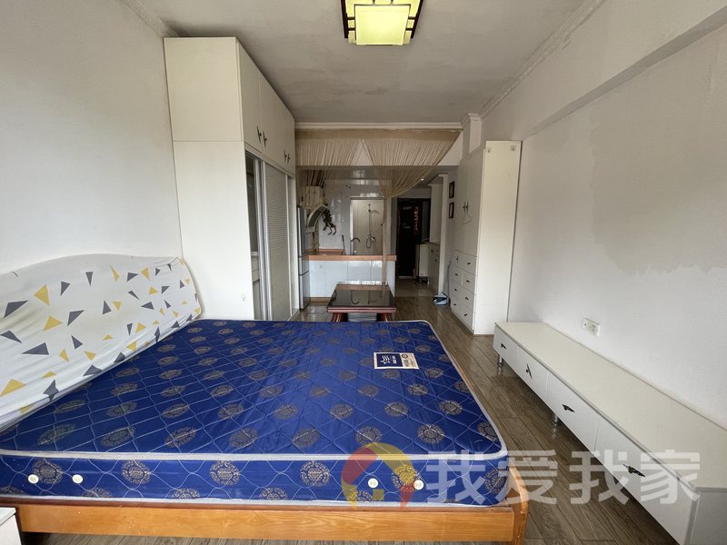 自由都 南北通透，采光好 装修好，环镜优美 近地铁 周边匹套完善，，出行方便