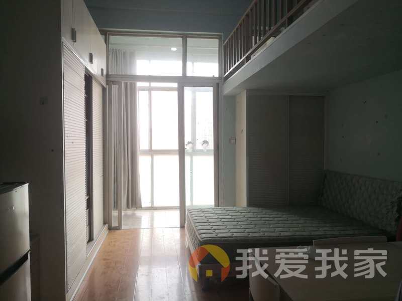 荣昌格林晴天 南北通透，采光好 装修好，环镜优美 中间楼层