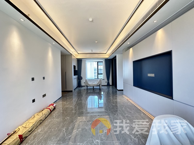 名城紫金轩 南北通透，采光好 装修好，环镜优美 周边匹套完善，，出行方便