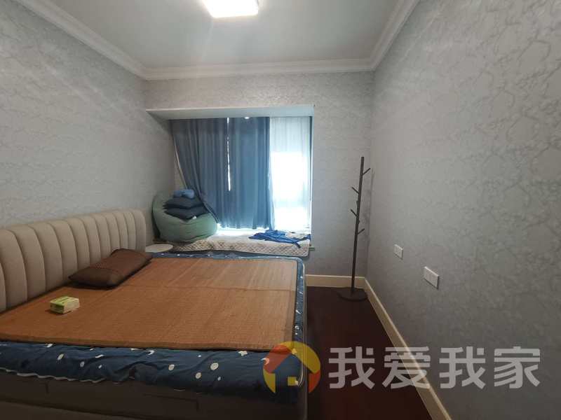 南昌我爱我家中海寰宇天下，得房率96 装修好，环镜优美 ，江景房