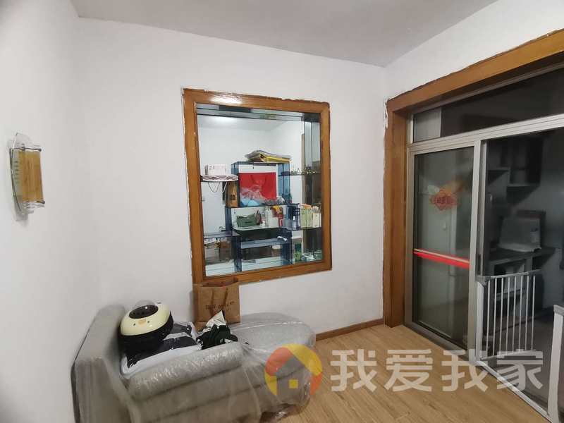 岔道口西路洪都皮鞋厂宿舍 南北通透，采光好 近地铁 视野好，诚心出售