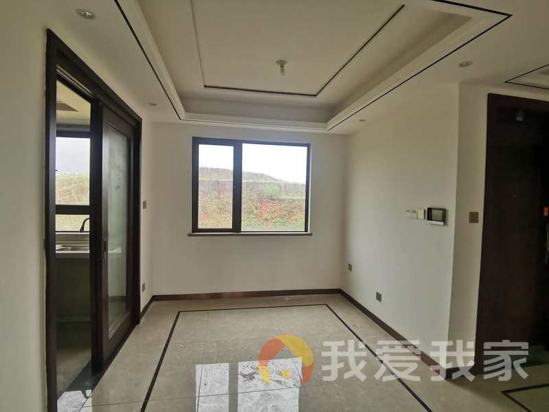 南昌我爱我家碧桂园中江温泉城B区 南北通透，采光好 装修好，环镜优美 近地铁 视野好，诚心出售