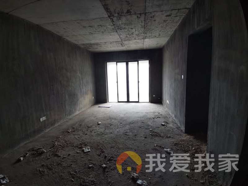 南昌我爱我家保利香槟国际 上下四层复式空中别墅 近地铁 视野好，诚心出售