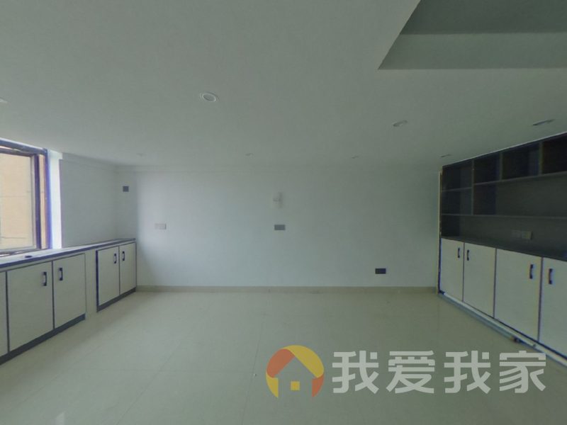 南昌我爱我家盛汇城市广场 南北通透，采光好 装修好，环镜优美 中间楼层