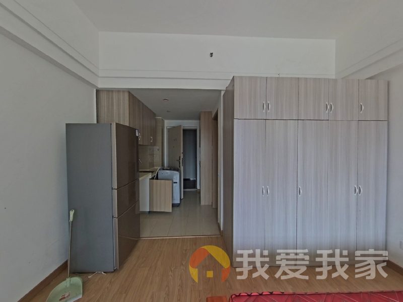 南昌我爱我家绿地未来城 南北通透，采光好 装修好，环镜优美 周边匹套完善，，出行方便