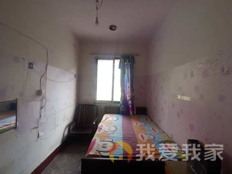 南昌我爱我家铁路八村 南北通透，采光好 视野好，诚心出售