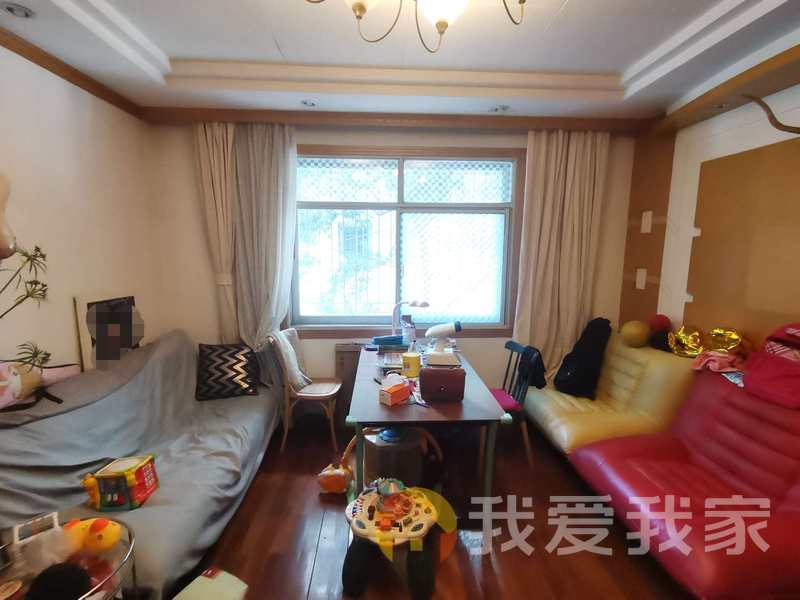 荣昌小区 南北通透，采光好 装修好，环镜优美 近地铁 视野好，诚心出售