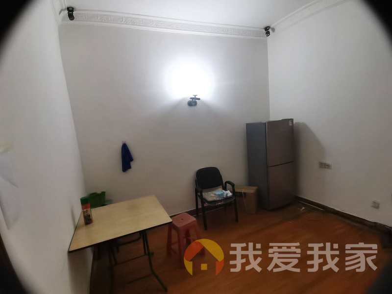 贤士二路14-3号百货公司宿舍 南北通透，采光好 中间楼层