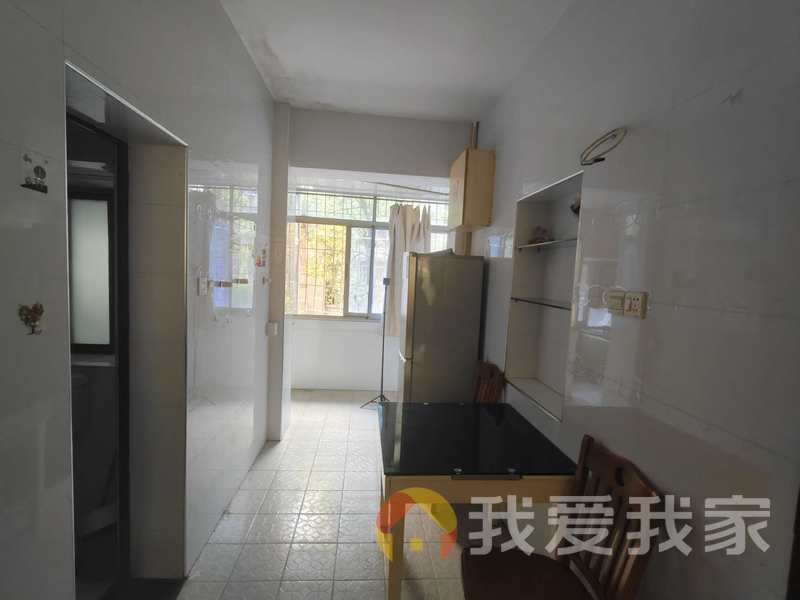 南昌我爱我家铁路八村 南北通透，采光好 装修好，环镜优美 中间楼层