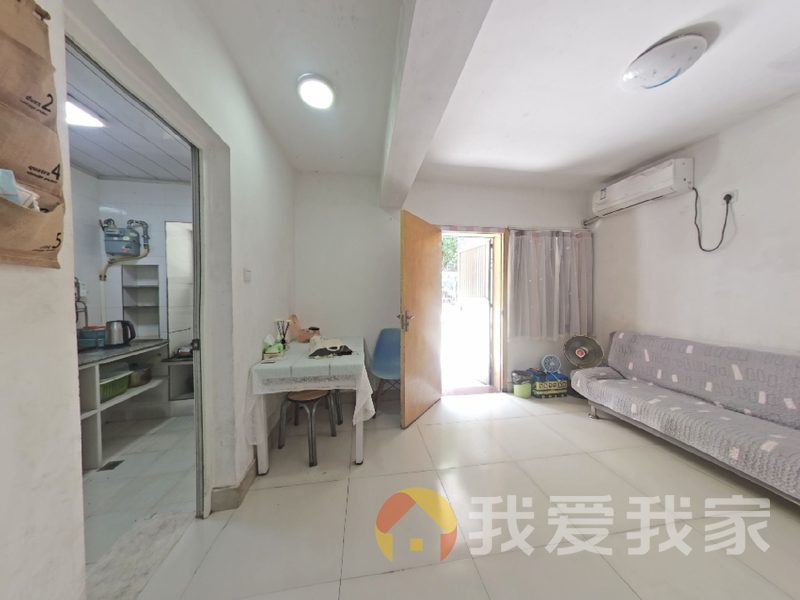 南昌我爱我家水岸菁华 南北通透，采光好 装修好，环镜优美 近地铁 周边匹套完善，，出行方便