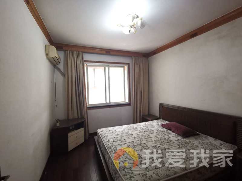 青山支路26号光明小区(发电厂宿舍) 南北通透，采光好 装修好，环镜优美 周边匹套完善，，出行方便