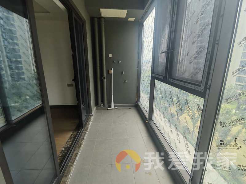 南昌我爱我家华侨城万科二期 南北通透，采光好 装修好，环镜优美 周边匹套完善，，出行方便