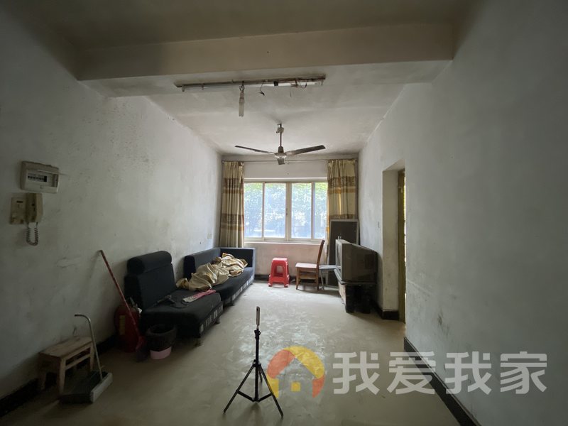 振中小区（滕王阁花园小区） 南北通透，采光好 周边匹套完善，，出行方便