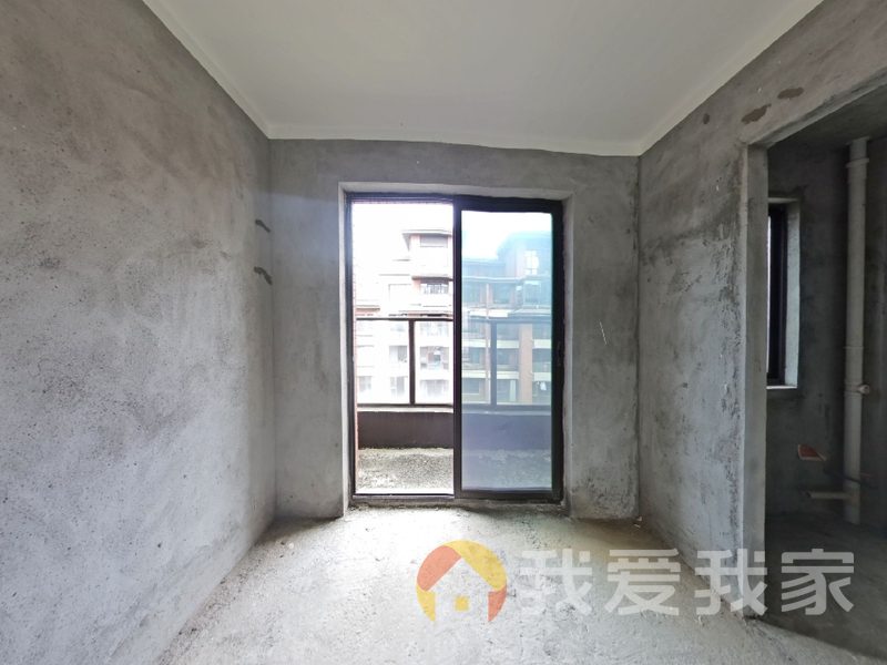 南昌我爱我家新力龙湾四期 南北通透，采光好 视野好，诚心出售