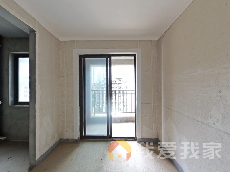 南昌我爱我家4号地铁口旁边 南北通透 配套完善交通方便房东诚心出售