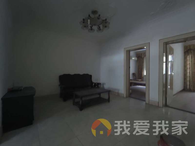 振中小区（滕阁花园小区） 南北通透，采光好 中间楼层