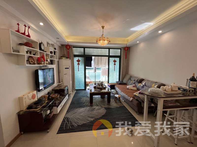 南昌我爱我家南昌居住主题公园枫丹白露 南北通透，采光好 装修好，环镜优美 视野好，诚心出售