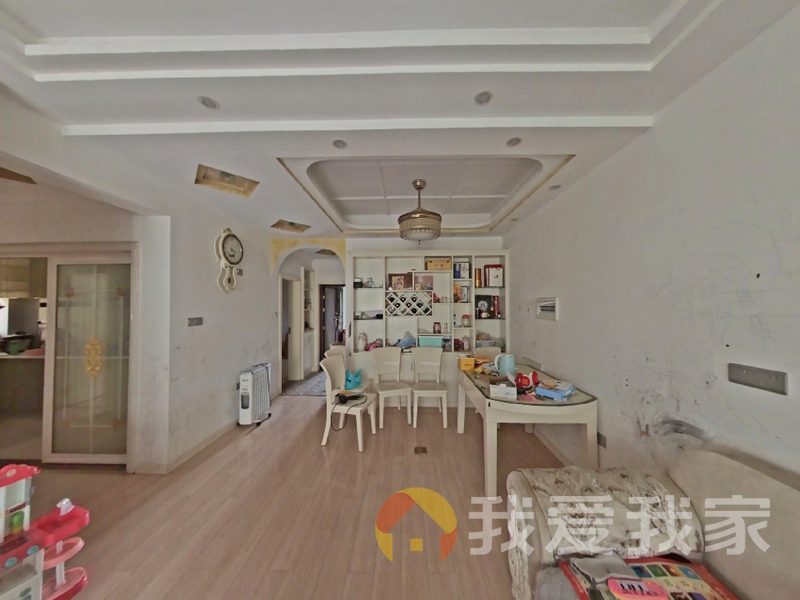 南昌我爱我家力高国际城四期马德里 南北通透，采光好 装修好，环镜优美 中间楼层