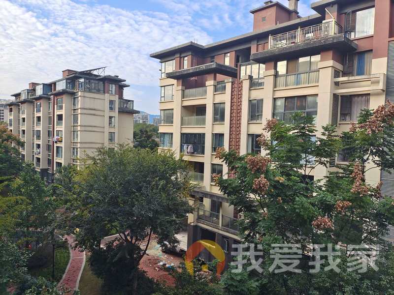 万科璞悦里（江中御墅）二期 南北通透，采光好 装修好，环镜优美 视野好，诚心出售