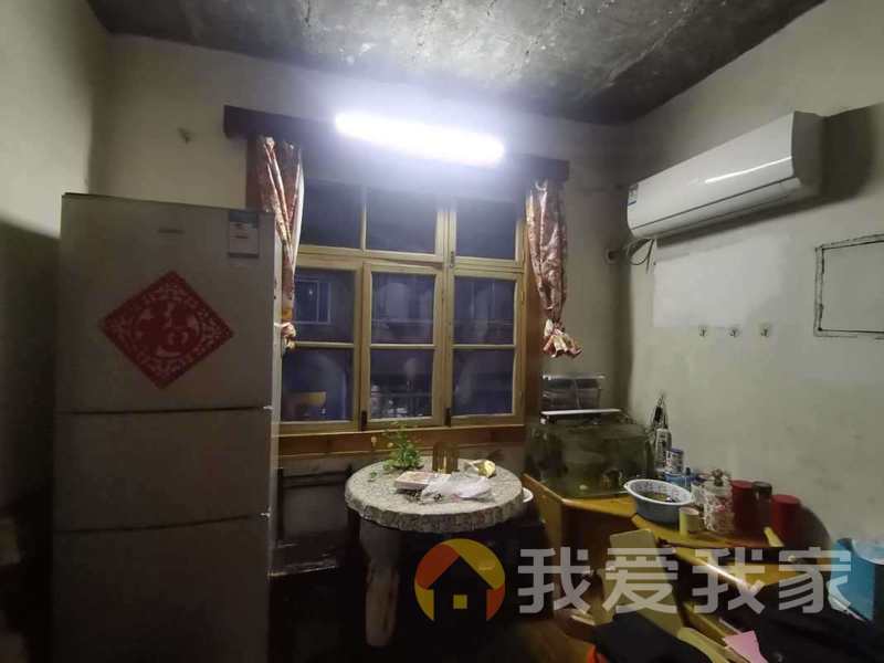 环湖路71号冶金设计院宿舍 南北通透，采光好 近地铁 视野好，诚心出售