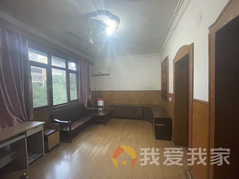 江大南路纺织局宿舍 南北通透，采光好 近地铁 视野好，诚心出售