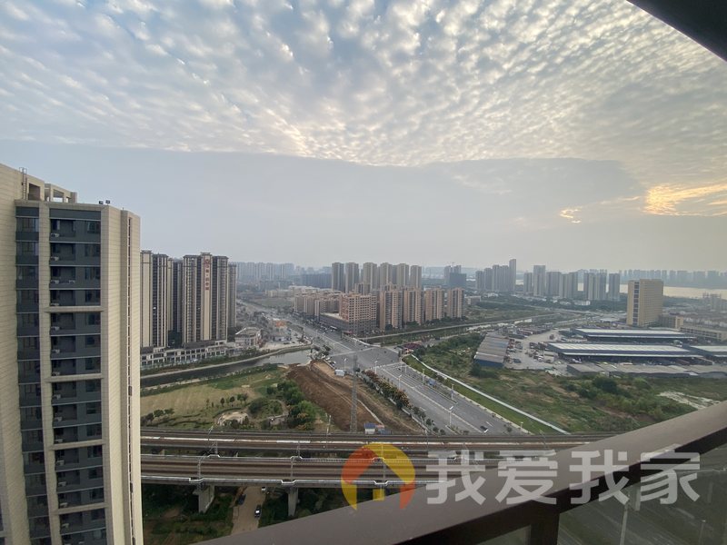 幸福誉品 南北通透，采光好 装修好，环镜优美 视野好，诚心出售