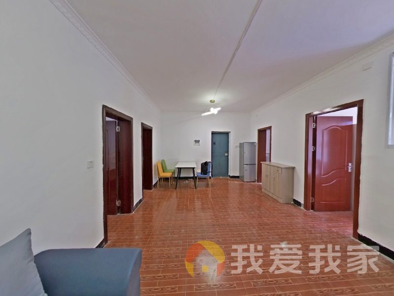 南北通透 全天太阳 周边设备俱全 交通便利 繁华地段