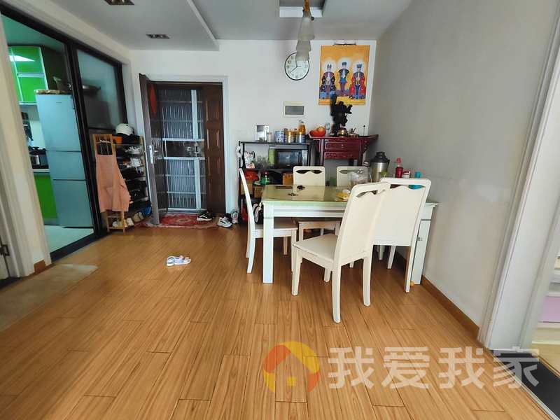 南昌我爱我家世纪风情三期四号地块 南北通透，采光好 装修好，环镜优美 近地铁 中间楼层