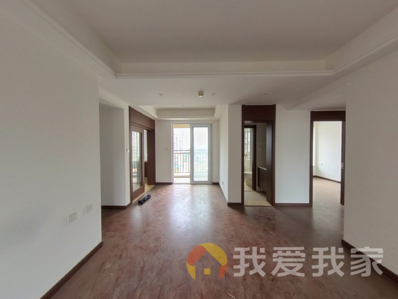 万科红郡（万科红墅） 南北通透，采光好 装修好，环镜优美 周边匹套完善，，出行方便
