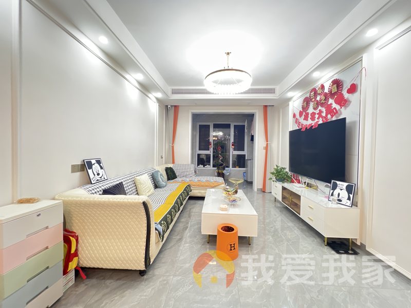 正荣御峰 南北通透，采光好 装修好，环镜优美 视野好，诚心出售