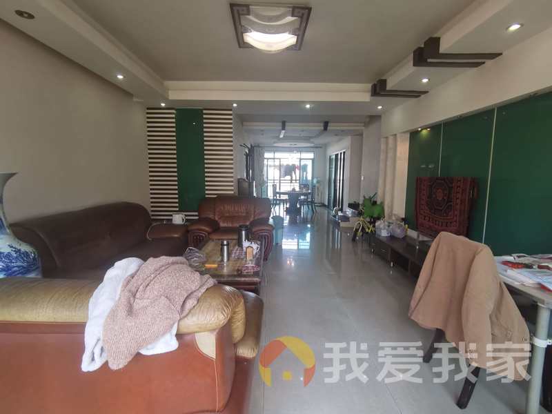象湖威尼斯花园 南北通透，采光好 装修好，环镜优美 视野好，诚心出售