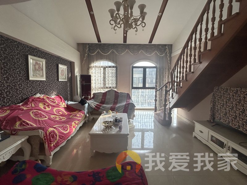 香溢花城三期 南北通透，采光好 装修好，环镜优美 视野好，诚心出售