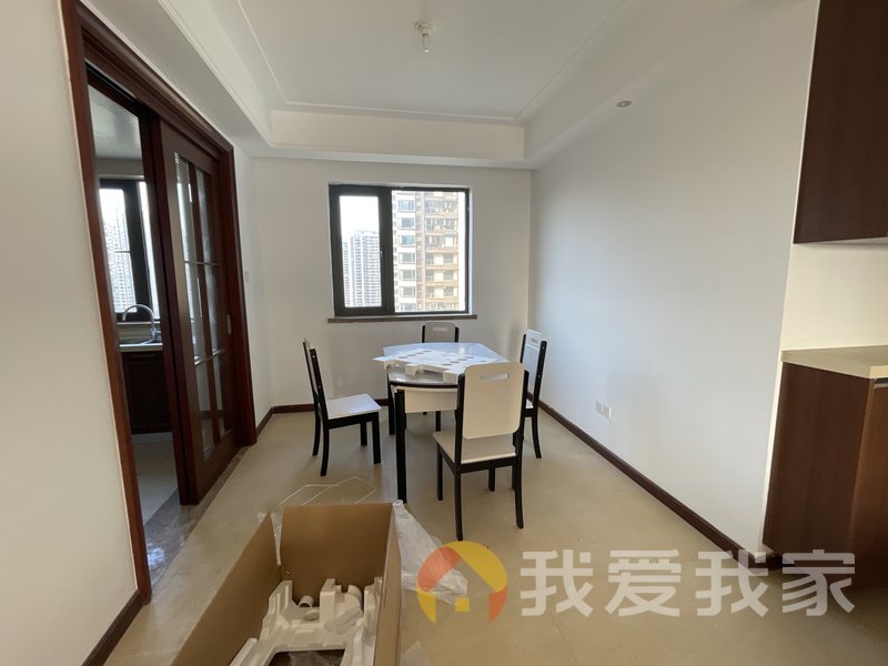 南昌我爱我家融创望江府（万达文化旅游城H区） 南北通透，采光好 装修好，环镜优美 近地铁 中间楼层