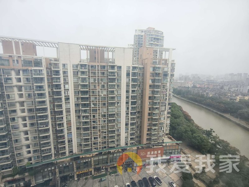 南昌我爱我家高能金域名都 南北通透，采光好 装修好，环镜优美 中间楼层