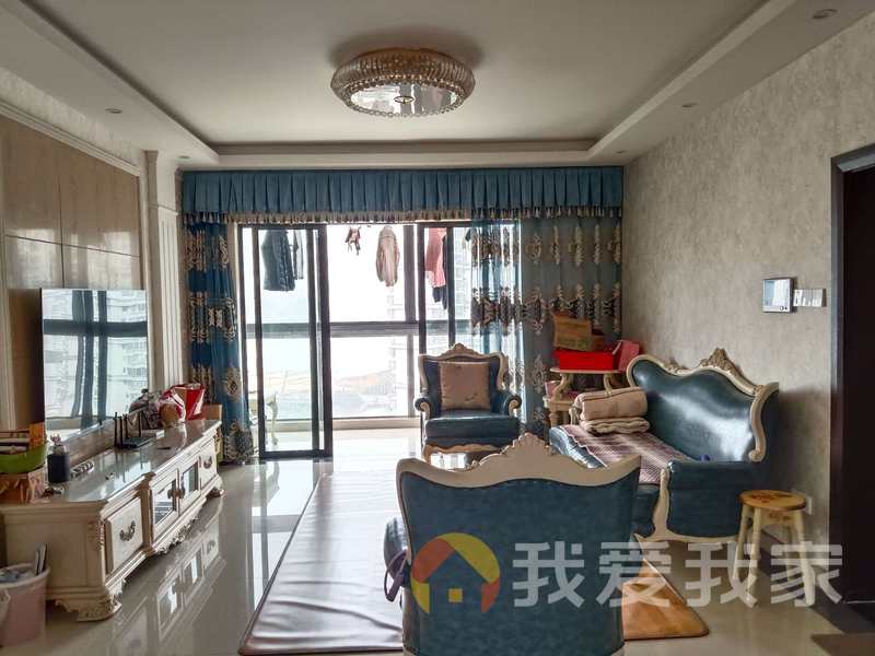南昌我爱我家精装修 房东自住 南北通透大三房 看中价格可谈
