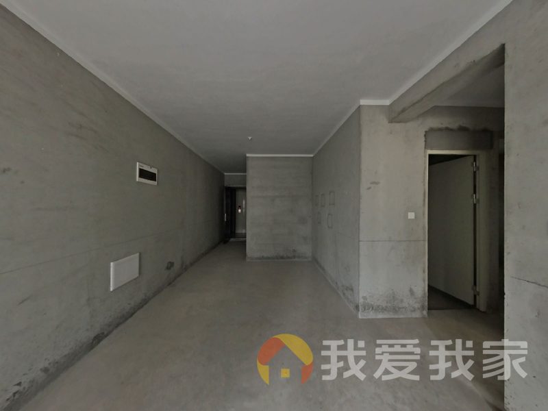 南昌我爱我家中骏雍景湾 南北通透，采光好 周边匹套完善，，出行方便