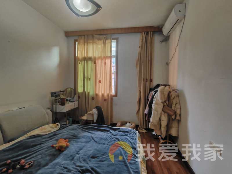 江大南路石油公司宿舍 南北通透，采光好 近地铁 视野好，诚心出售