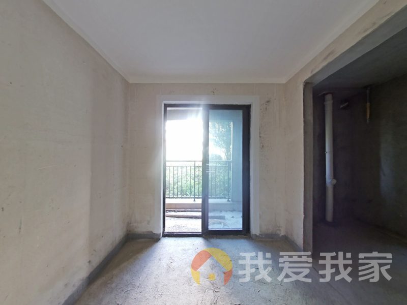 南昌我爱我家正荣华润玲珑府 南北通透，采光好 周边匹套完善，，出行方便