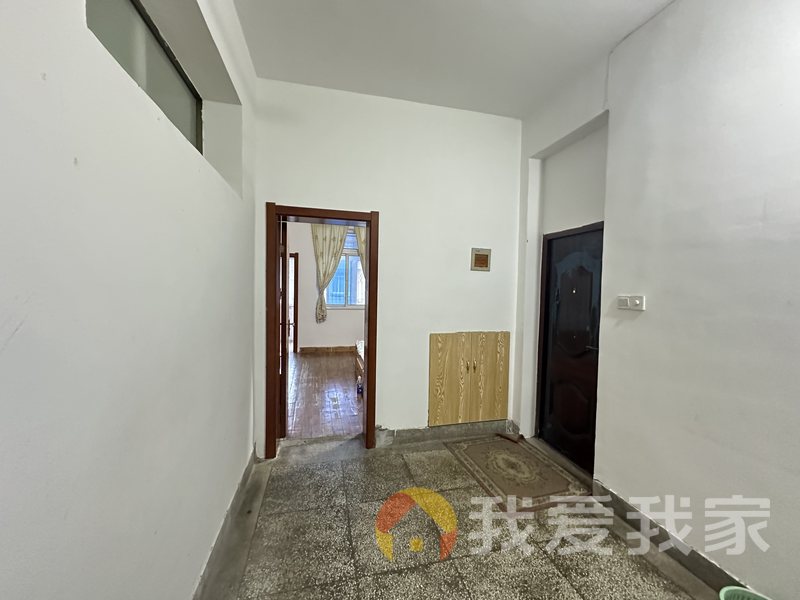 育新路 南北通透，采光好 近地铁 视野好，诚心出售