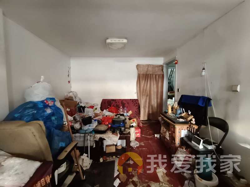 南城仓 南北通透，采光好 近地铁 视野好，诚心出售